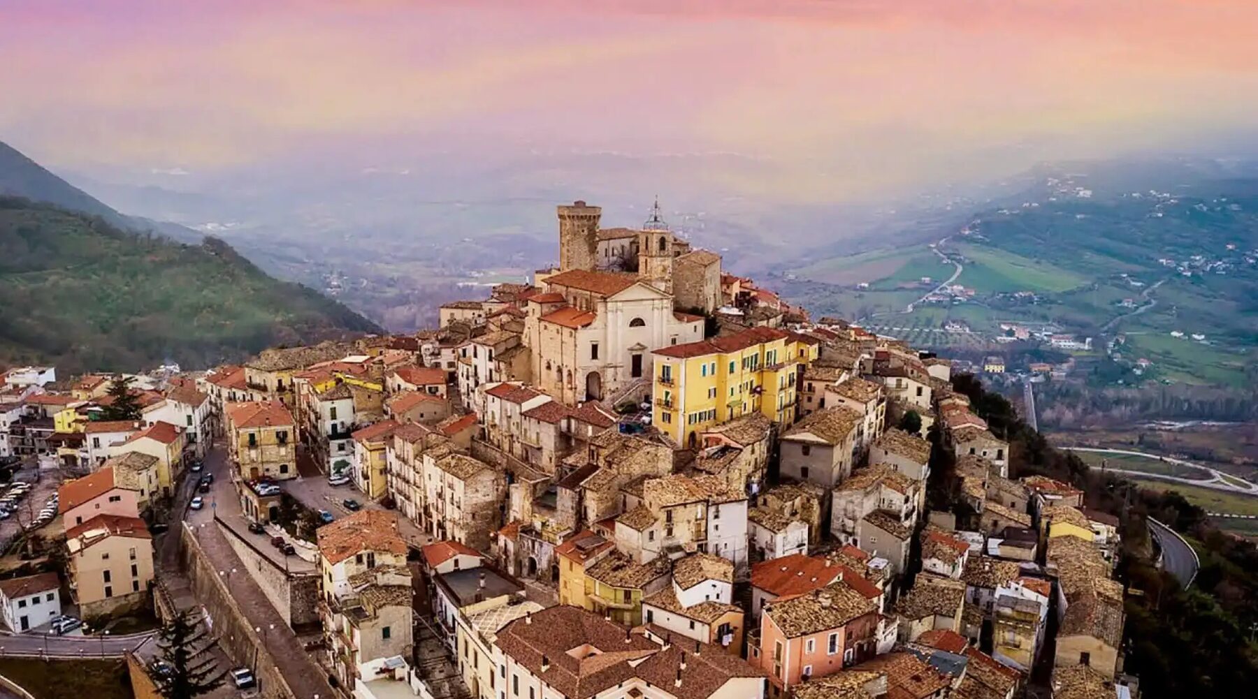 Casoli, veduta del paese al tramonto