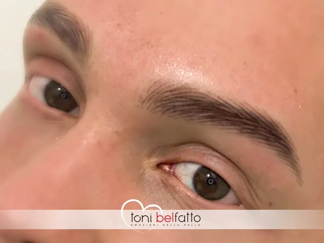 Sopracciglio maschile in trucco permanente, risultato
